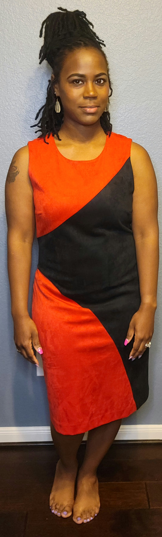Red and Black Sleeveless Midi Dress